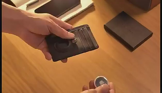 DEO AirTag Wallet Jr
